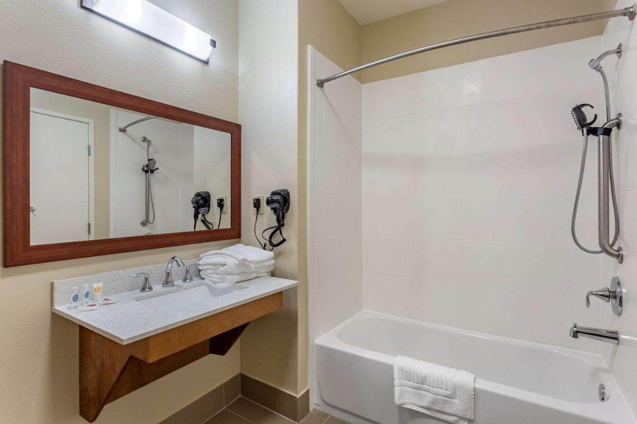ממפיס Comfort Suites מראה חיצוני תמונה