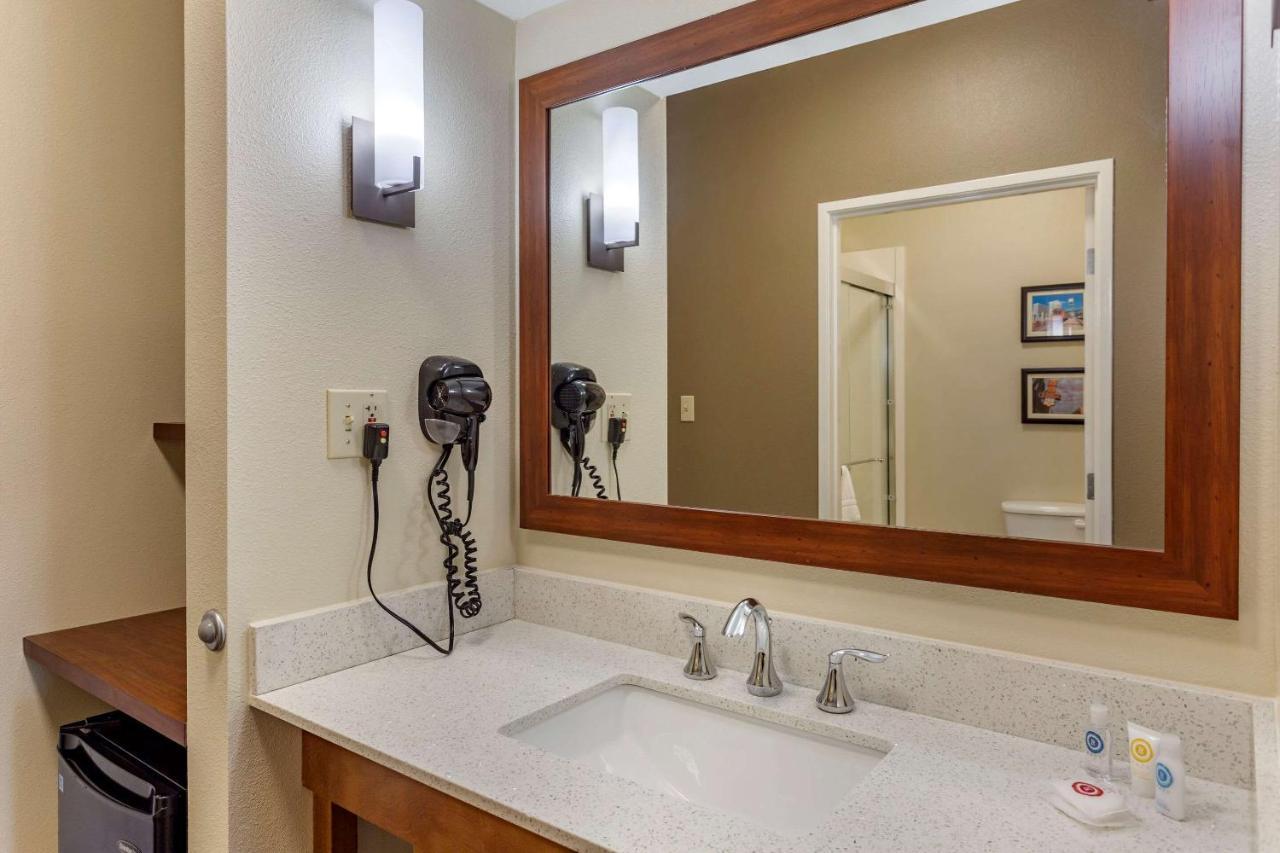ממפיס Comfort Suites מראה חיצוני תמונה